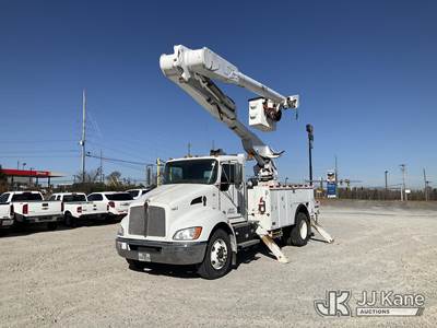 Altec AM855, 60 ft, Over-Center Material Handling Bucket Truck