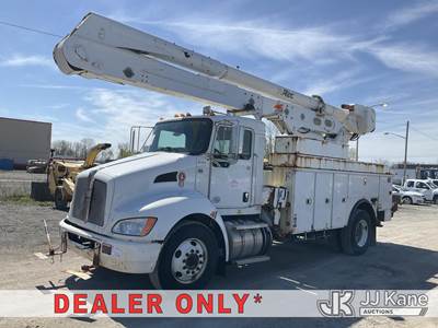 Altec AA55-MH, 60 ft, Material Handling Bucket Truck