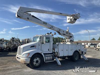 Altec AN55E, 61 ft, Material Handling Bucket Truck