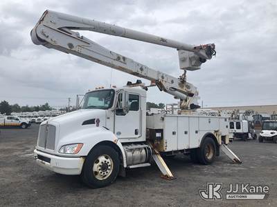 Altec AN55E, 61 ft, Material Handling Bucket Truck