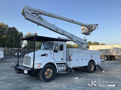 Altec AA55E-MH, 60 ft, Material Handling Bucket Truck