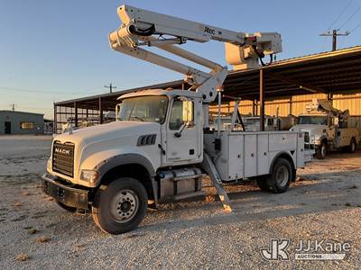 Mack GU400 Boom / Bucket Truck