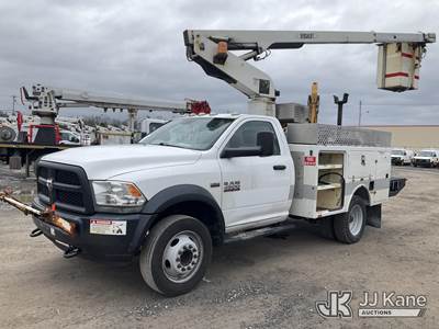 Versalift TEL29N-3, 34 ft, Telescopic Non-Insulated Bucket Truck