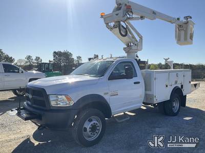 Altec AT200, 40 ft, Articulating & Telescopic Non-Insulated Bucket Truck