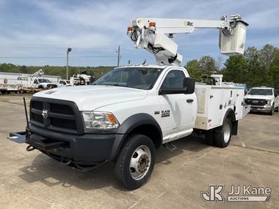 Altec AT200-A, 35 ft, Telescopic Non-Insulated Bucket Truck