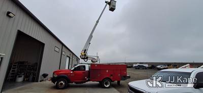 Altec AT235, 40 ft, Articulating & Telescopic Non-Insulated Bucket Truck