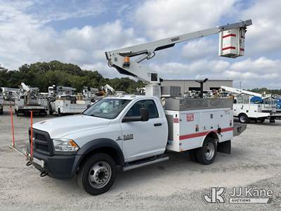 Versalift TEL29NE03, 34 ft, Telescopic Insulated Bucket Truck