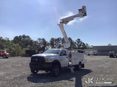Altec AT41-MH, 46 ft, Articulating & Telescopic Material Handling Bucket Truck