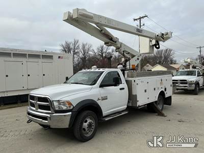 Versalift V040MHI, 45 ft, Over-Center Material Handling Bucket Truck