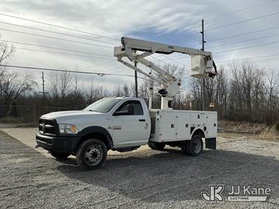 Versalift SST-40-EIH, 45 ft, Articulating & Telescopic Bucket Truck