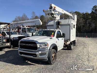 Altec AT235, 40 ft, Articulating & Telescopic Non-Insulated Bucket Truck