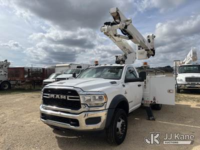 Altec AT41M, 46 ft, Articulating & Telescopic Material Handling Bucket Truck
