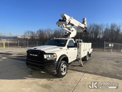 Altec AT41M, 46 ft, Articulating & Telescopic Material Handling Bucket Truck