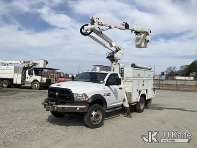 Altec AT40G, 45 ft, Articulating & Telescopic Bucket Truck