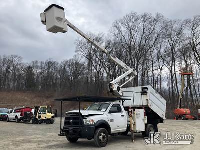 Terex LT40, 45 ft, Articulating & Telescopic Bucket Truck
