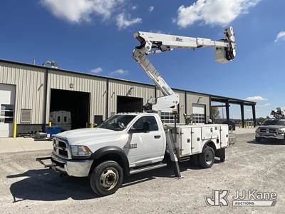 Altec AT40-MH, 45 ft, Articulating & Telescopic Material Handling Bucket Truck