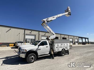 Altec AT41M, 45 ft, Articulating & Telescopic Material Handling Bucket Truck