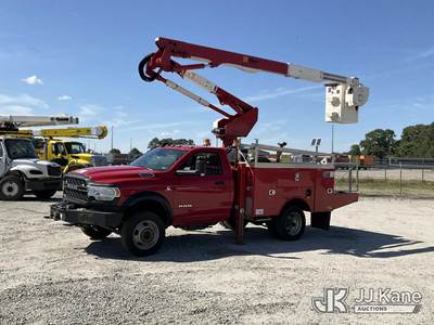 Altec AT40G, 45 ft, Articulating & Telescopic Bucket Truck