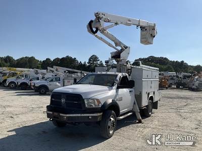 Altec AT40G, 45 ft, Articulating & Telescopic Bucket Truck