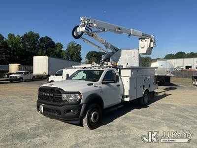 Altec AT40G, 45 ft, Articulating & Telescopic Bucket Truck