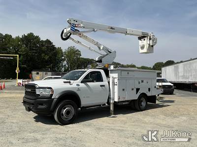 Altec AT40G, 45 ft, Articulating & Telescopic Bucket Truck