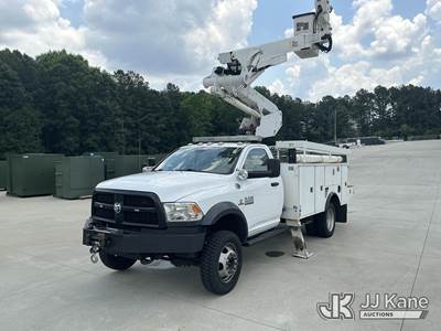 Altec AT41M, 45 ft, Articulating & Telescopic Material Handling Bucket Truck