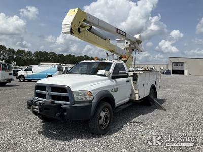 HiRanger HR40-M, 45 ft, Material Handling Bucket Truck