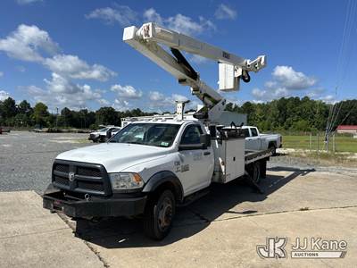 Versalift VO40MHI01, 45 ft, Over-Center Material Handling Bucket Truck