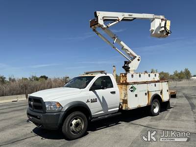 Versalift SST40EIH-01, 45 ft, Articulating & Telescopic Bucket Truck
