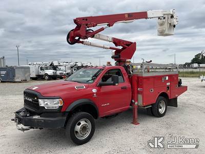 Altec AT40G, 45 ft, Articulating & Telescopic Bucket Truck
