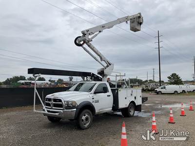 Altec AT40G, 45 ft, Articulating & Telescopic Bucket Truck