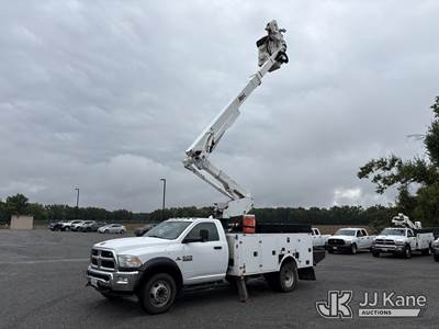 Altec AT41M, 46 ft, Articulating & Telescopic Material Handling Bucket Truck