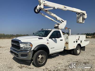 Altec AT40G, 45 ft, Articulating & Telescopic Bucket Truck