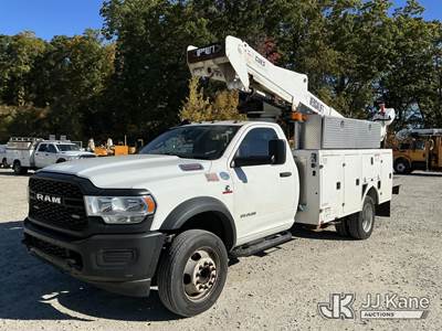 Versalift VST-40I, 45 ft, Articulating & Telescopic Material Handling Bucket Truck