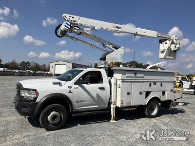 Altec AT40G, 45 ft, Articulating & Telescopic Bucket Truck