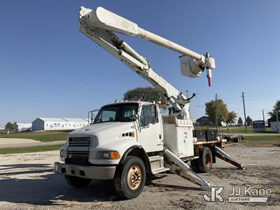 Altec AM55, 60 ft, Over-Center Material Handling Bucket Truck