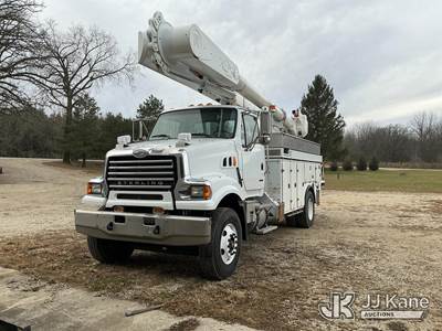 Altec AM55E, 61 ft, Over-Center Material Handling Bucket Truck