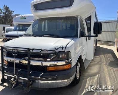 2015 Chevrolet Express G4500 159" Passenger Bus