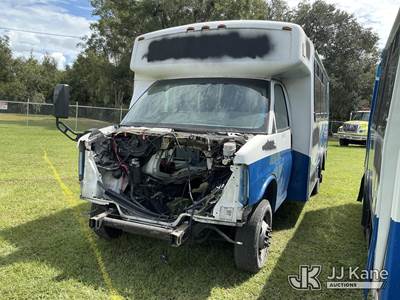 2017 Chevrolet Express G4500 Passenger Bus