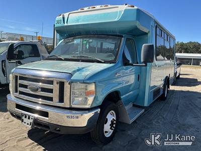 2016 Ford E450 Champion Bus