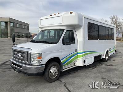 2016 Ford E450 Glaval Shuttle Bus