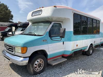2005 Ford Econoline E-450 Passenger Bus