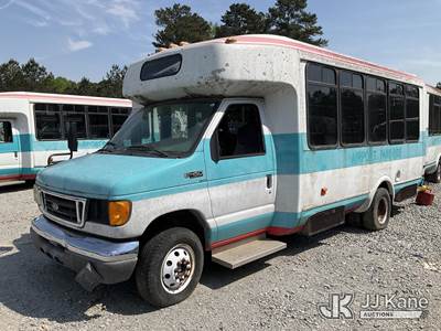 2005 Ford E-450 Passenger Bus