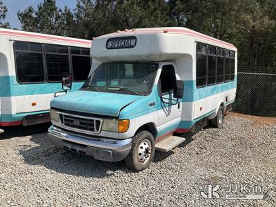 2005 Ford E-450 Passenger Bus