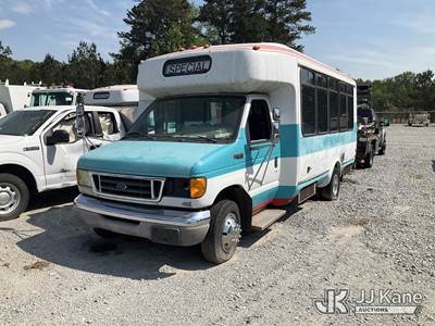 2003 Ford E-450 Passenger Bus