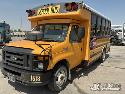 2016 Ford E450 Passenger Bus