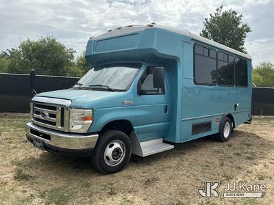 2017 Ford Econoline E450 Passenger Bus