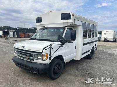 2002 Ford Econoline E350 Super Duty Passenger Bus