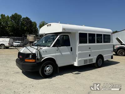 2005 GMC Savana 3500 Extended Passenger Van