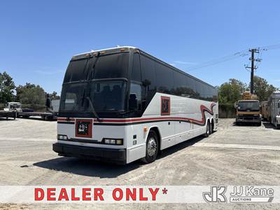 1999 Prevost 2000 Passenger Bus